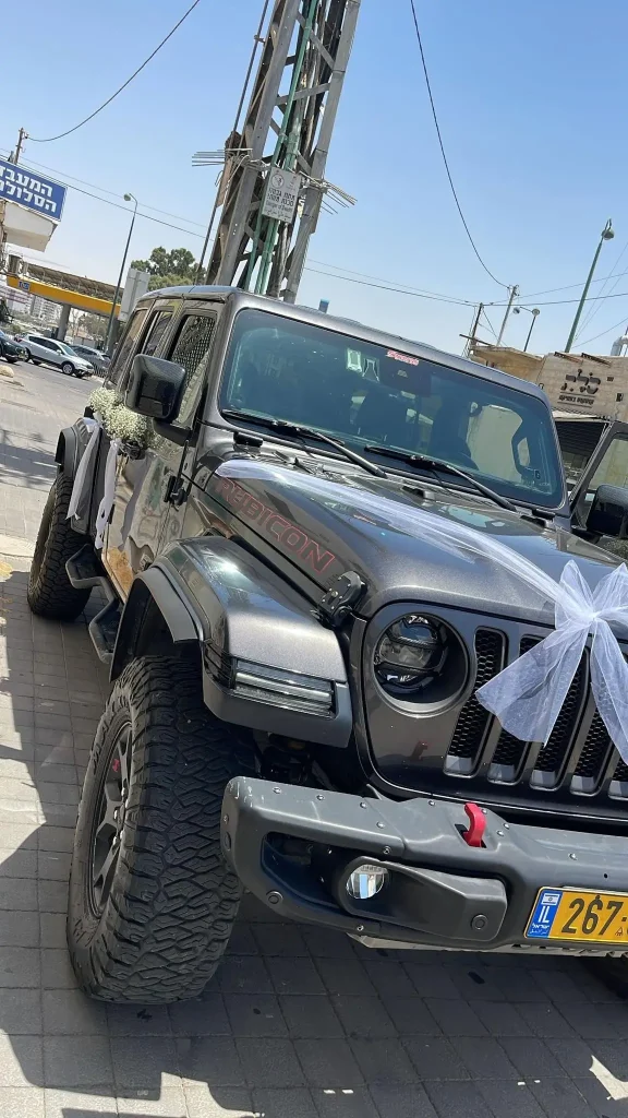 קישוט פרחים לרכב החתונה נופרוז
