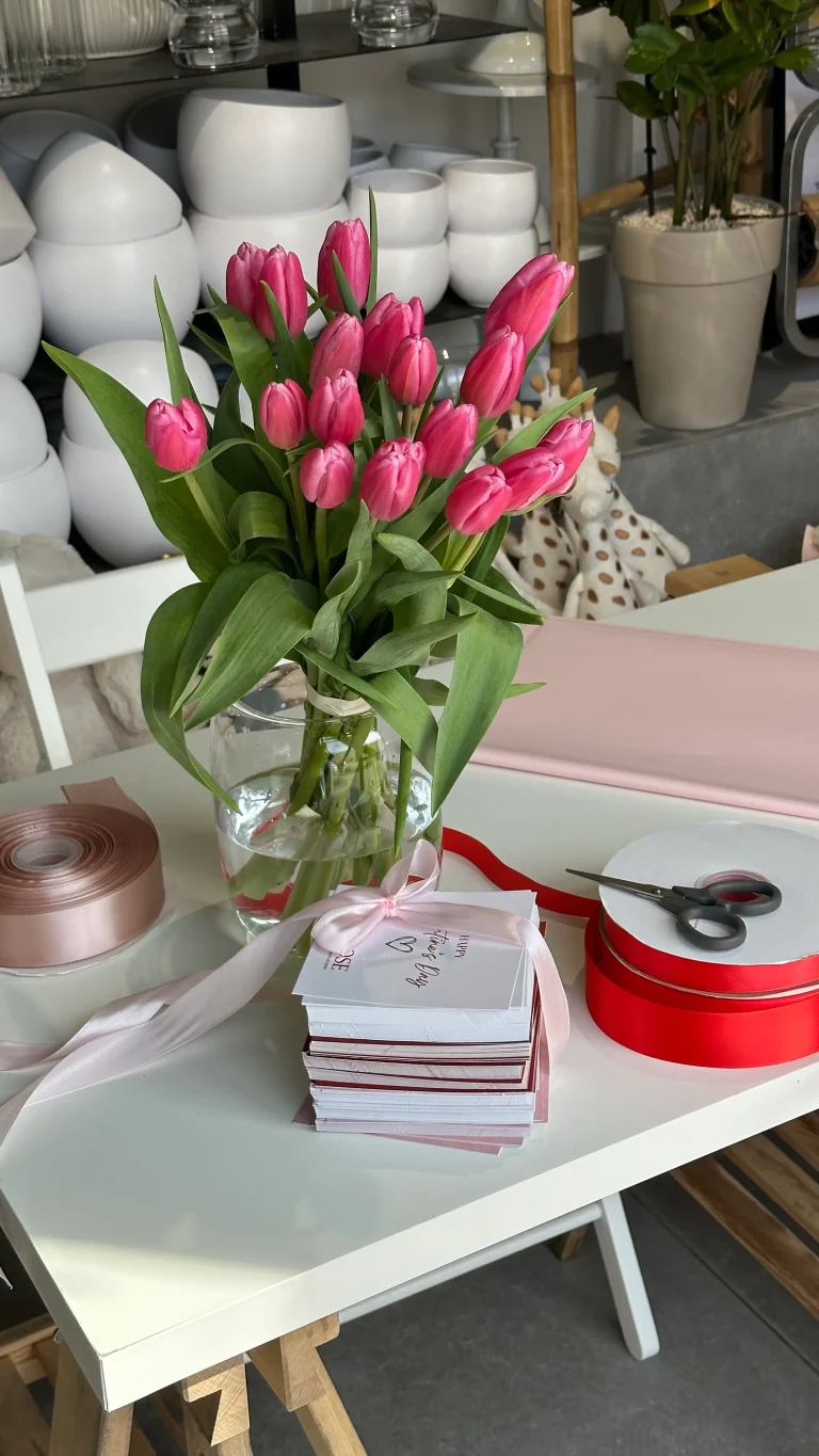 טוליפים ורודים נופר רוז משלוחי פרחים באר שבע והסביבה