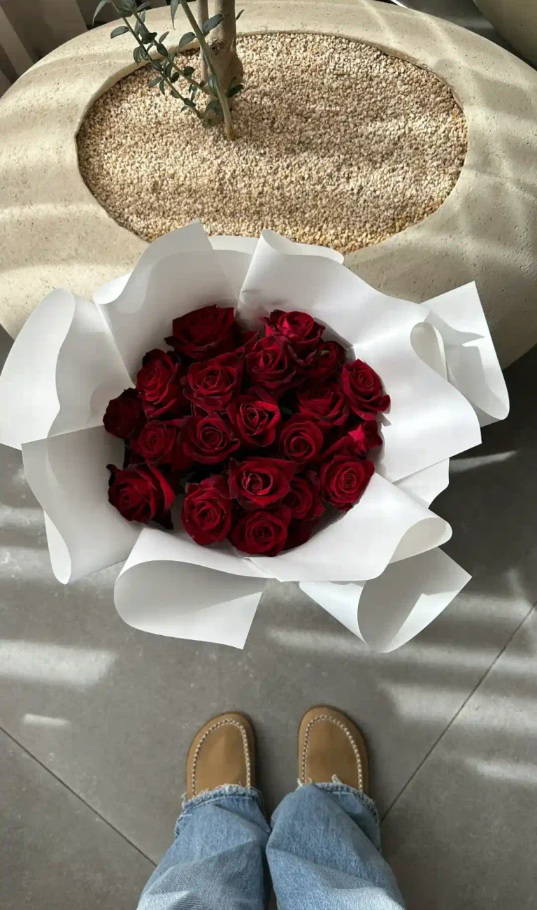 זר פרחים רומנטי ורדים אדומים נופר רוז משלוחי פרחים באר שבע והסביבה